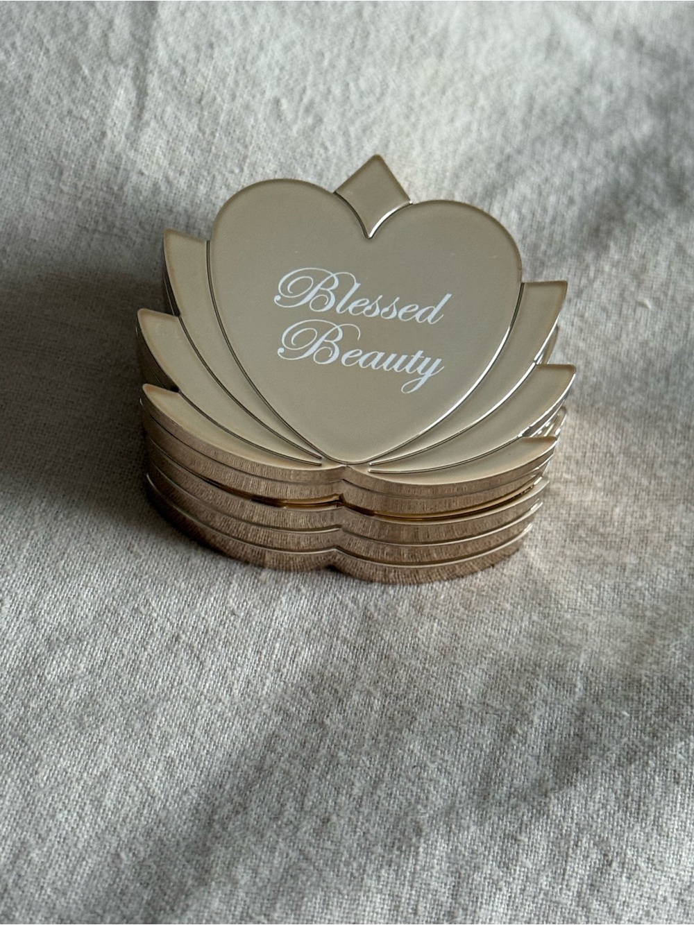 Blessed Beauty Heart Compact eye shadows
